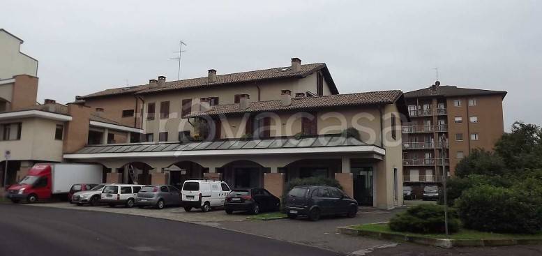 locale commerciale in vendita ad Abbiategrasso