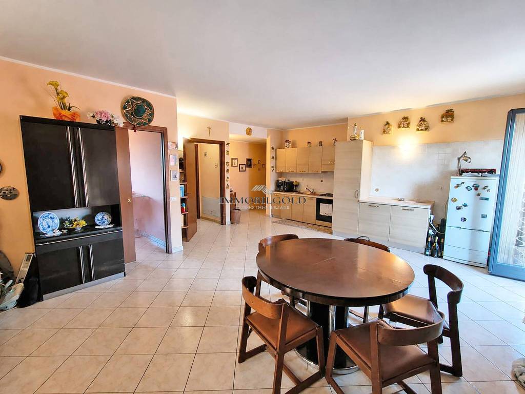 appartamento in vendita ad Abbiategrasso in zona Castelletto