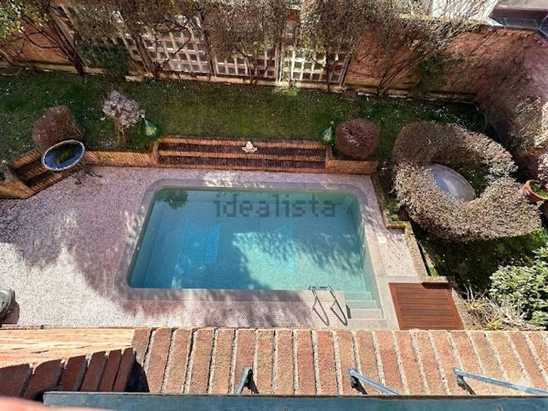 casa indipendente in vendita ad Abbiategrasso in zona Castelletto