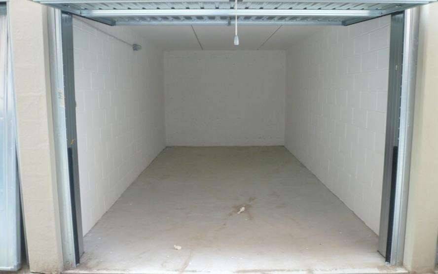 box auto in vendita ad Abbiategrasso