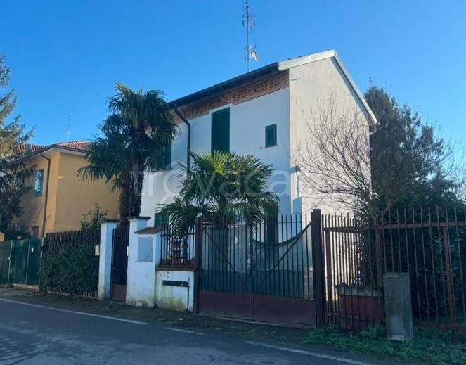 casa indipendente in vendita ad Abbiategrasso