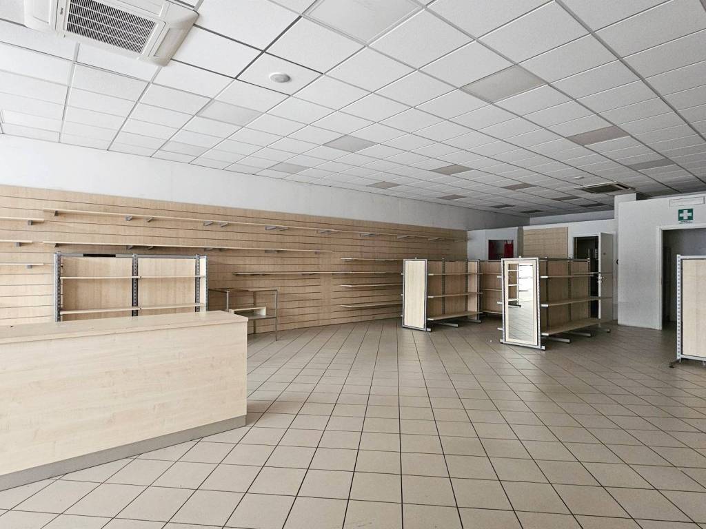 ufficio in vendita ad Abbiategrasso in zona Castelletto