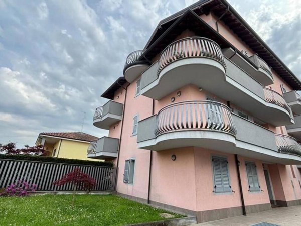 appartamento in vendita ad Abbiategrasso in zona Castelletto