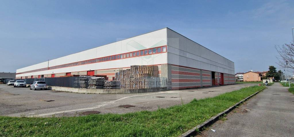 locale commerciale in vendita ad Abbiategrasso in zona Castelletto