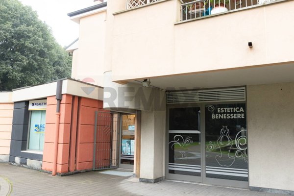 negozio in vendita ad Abbiategrasso