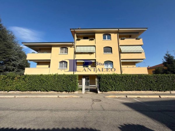 appartamento in vendita ad Abbiategrasso in zona Castelletto
