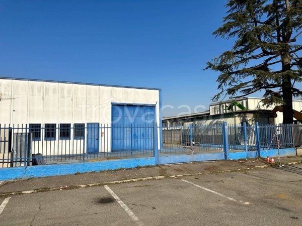 locale commerciale in vendita ad Albairate