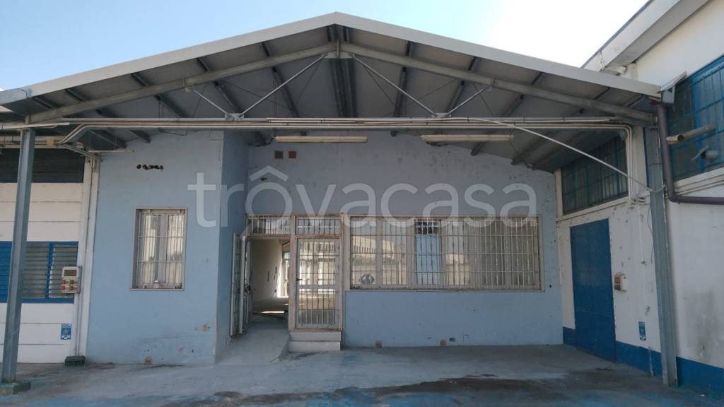 locale commerciale in vendita ad Albairate