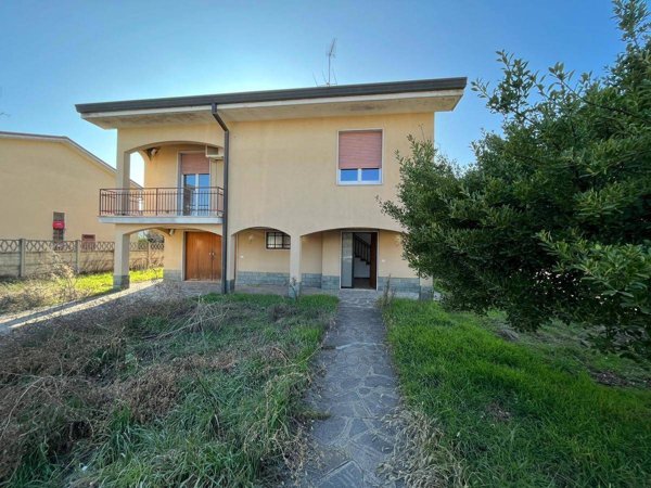 casa indipendente in vendita ad Albairate