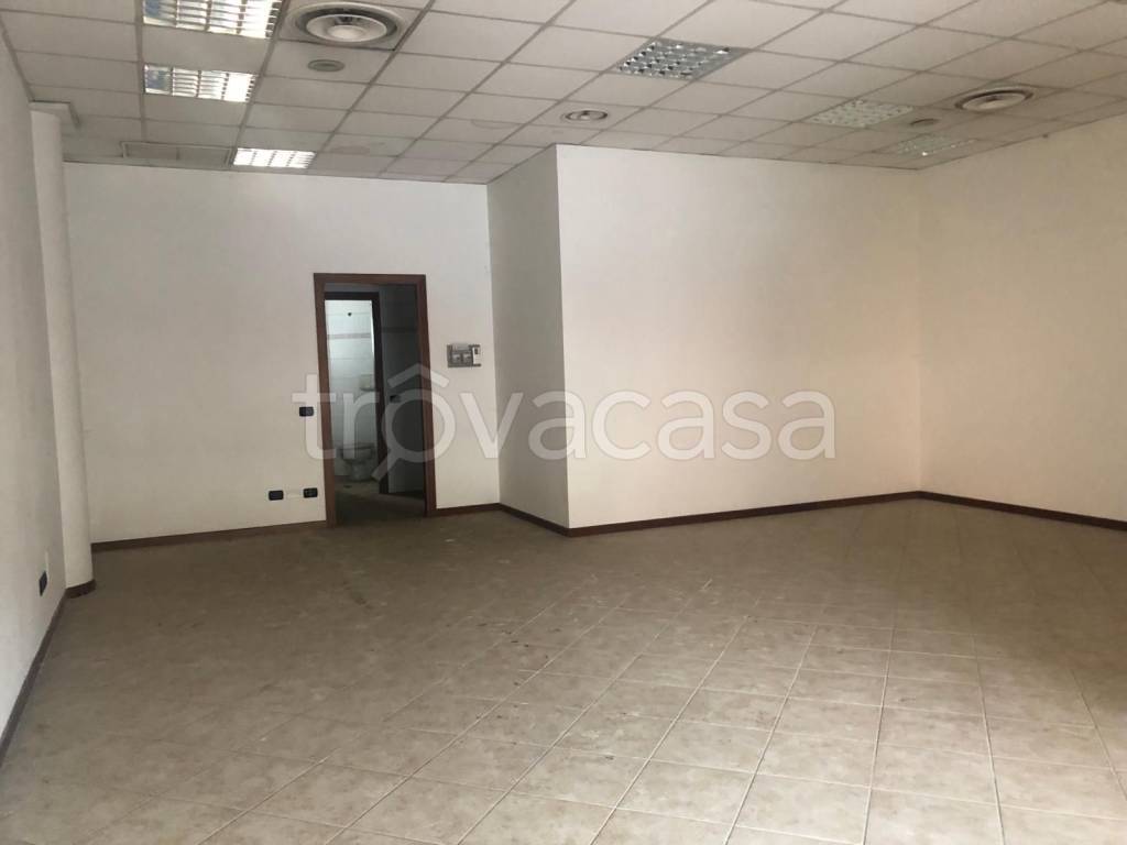 negozio in vendita ad Albairate