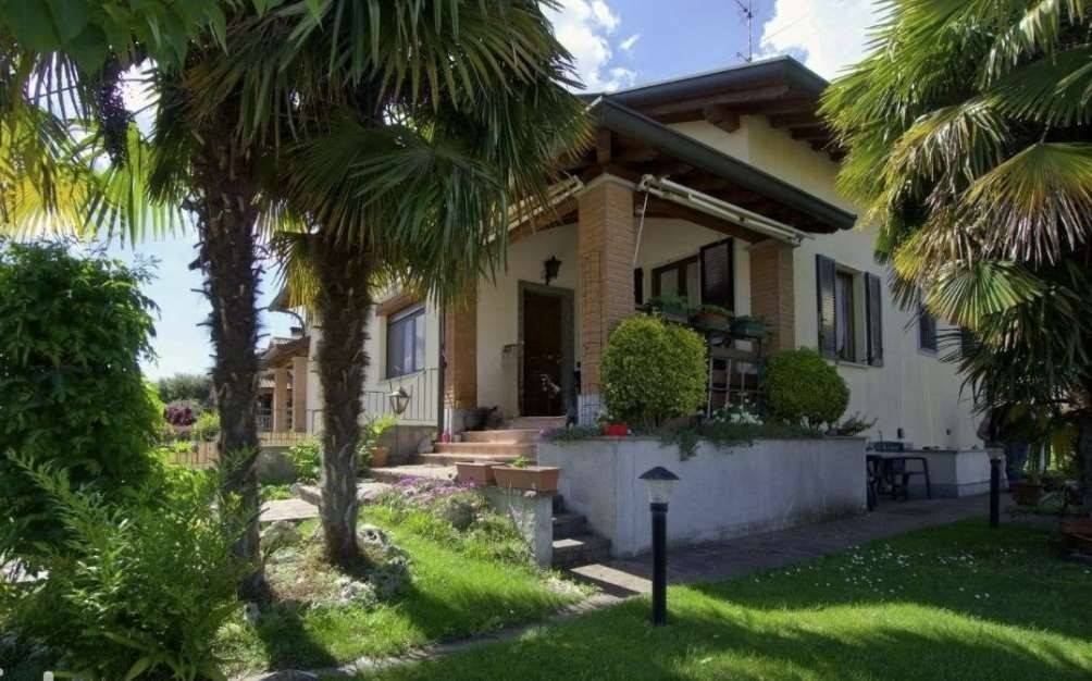 casa indipendente in vendita ad Albairate