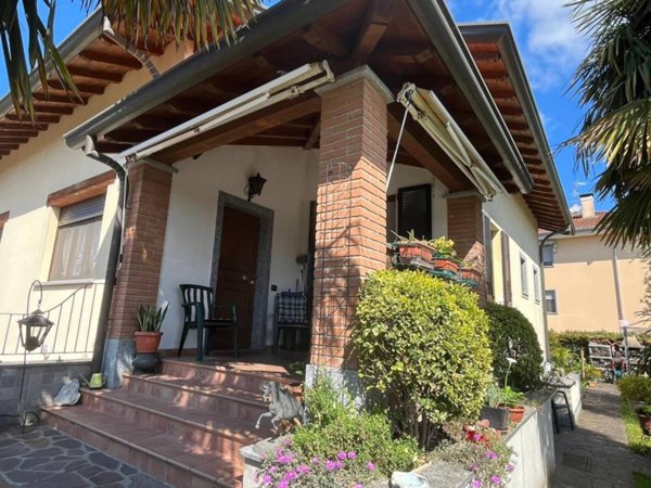 casa indipendente in vendita ad Albairate