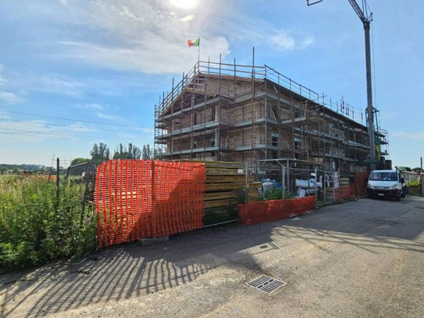 appartamento in vendita ad Albairate in zona Riazzolo