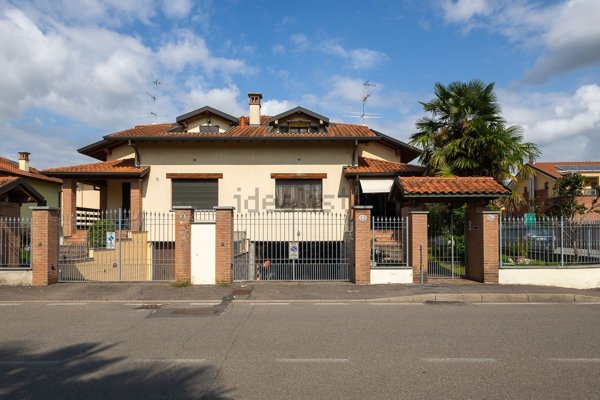 casa indipendente in vendita ad Albairate