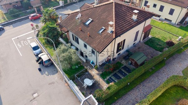 casa indipendente in vendita ad Albairate