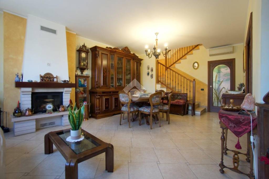 casa indipendente in vendita ad Albairate