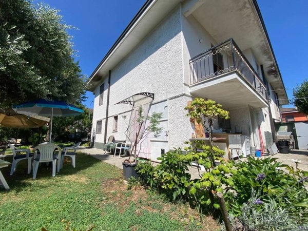 casa indipendente in vendita ad Albairate