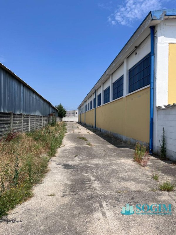 capannone in vendita ad Albairate