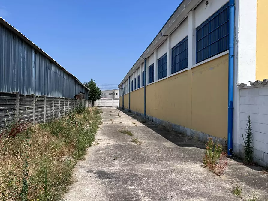 capannone in vendita ad Albairate