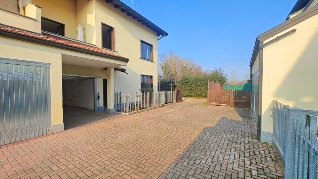 casa indipendente in vendita ad Albairate