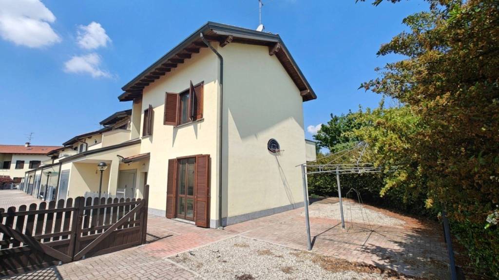 casa indipendente in vendita ad Albairate