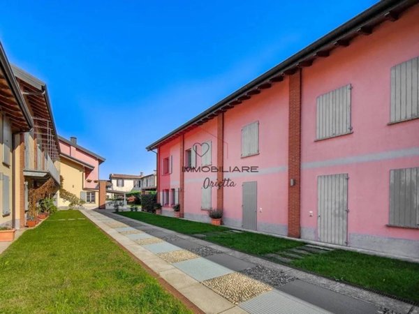 casa indipendente in vendita ad Albairate