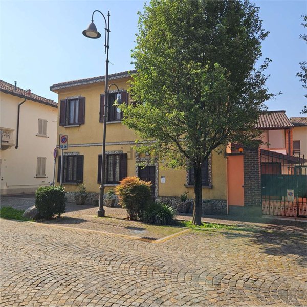 casa indipendente in vendita ad Albairate