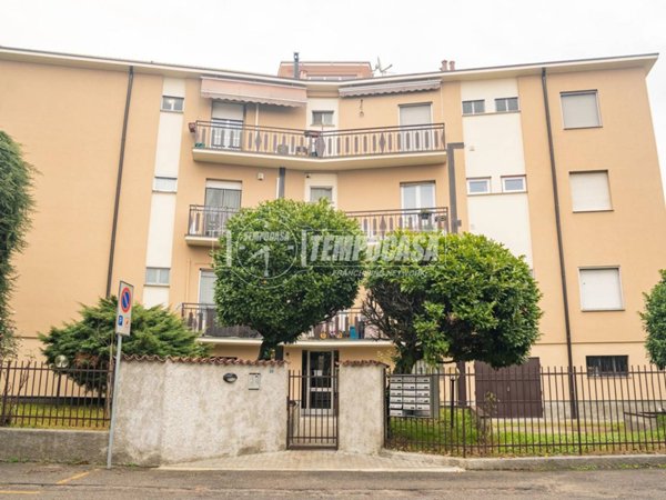 appartamento in vendita ad Albairate in zona Riazzolo