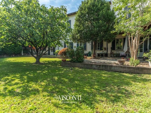 casa indipendente in vendita ad Albairate in zona Riazzolo