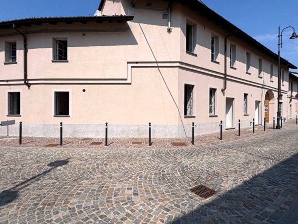 appartamento in vendita ad Albairate in zona Riazzolo