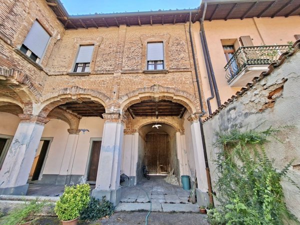 appartamento in vendita ad Albairate in zona Riazzolo