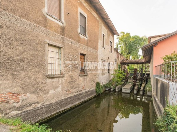 casa indipendente in vendita ad Albairate in zona Riazzolo