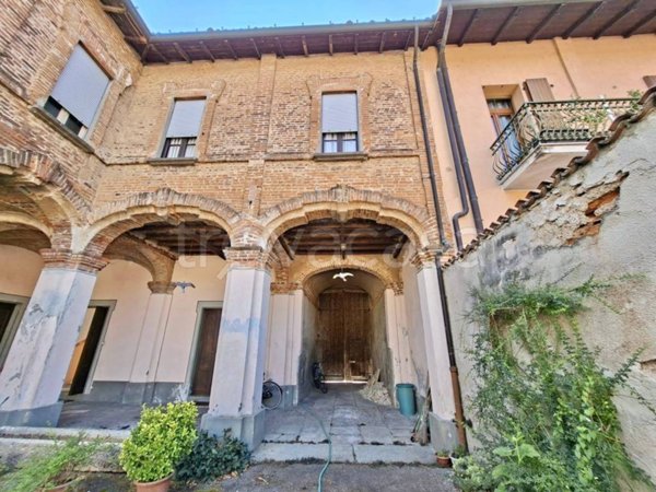 casa indipendente in vendita ad Albairate in zona Riazzolo