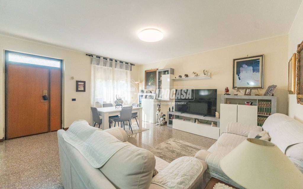 casa indipendente in vendita ad Albairate in zona Rosio