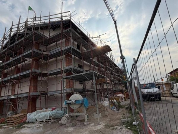 appartamento in vendita ad Albairate in zona Riazzolo