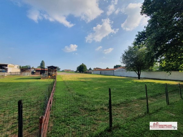 terreno edificabile in vendita ad Arconate