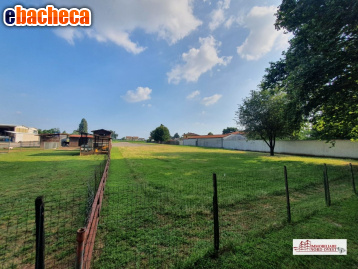 terreno edificabile in vendita ad Arconate