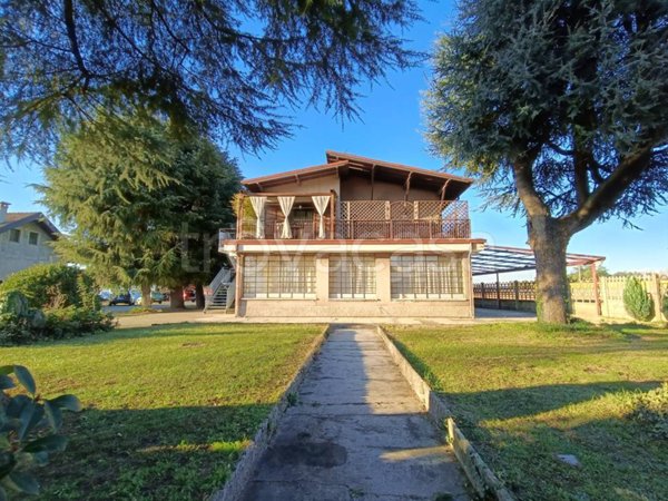 casa indipendente in vendita ad Arconate