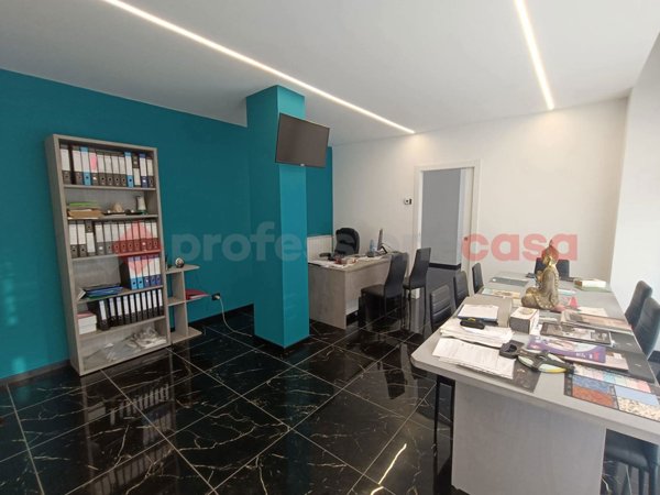 negozio in vendita ad Arconate