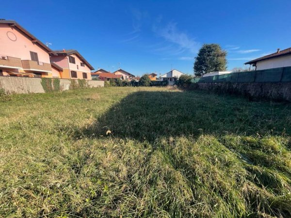 terreno edificabile in vendita ad Arconate
