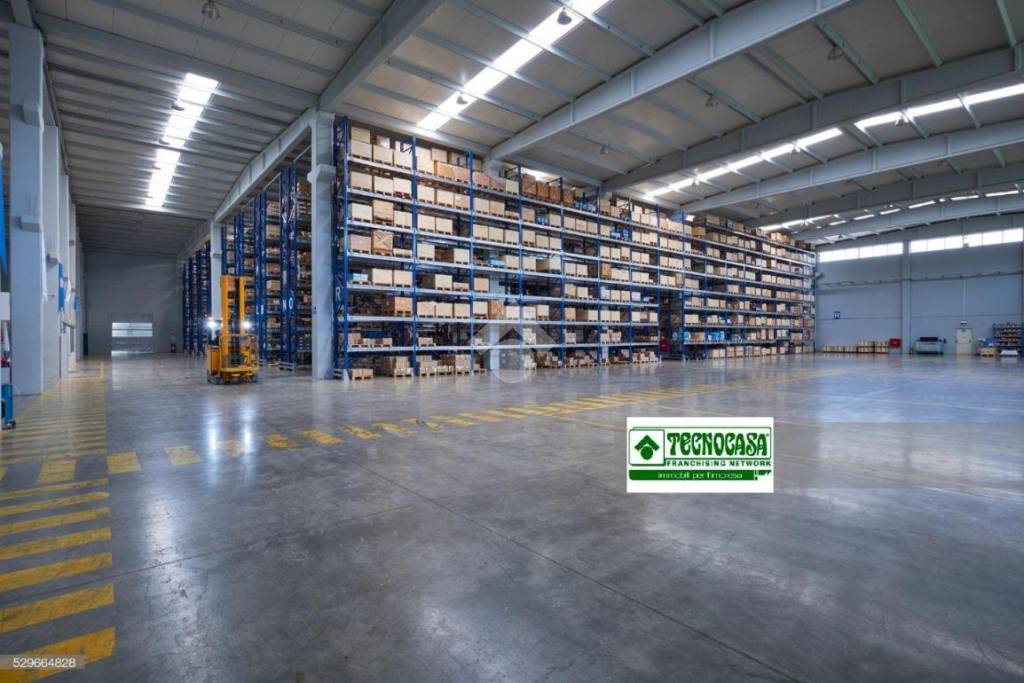 locale commerciale in vendita ad Arconate