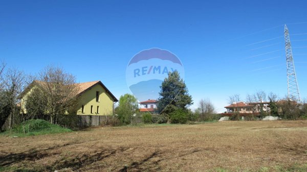 terreno edificabile in vendita ad Arconate