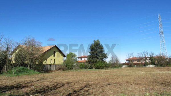 terreno edificabile in vendita ad Arconate