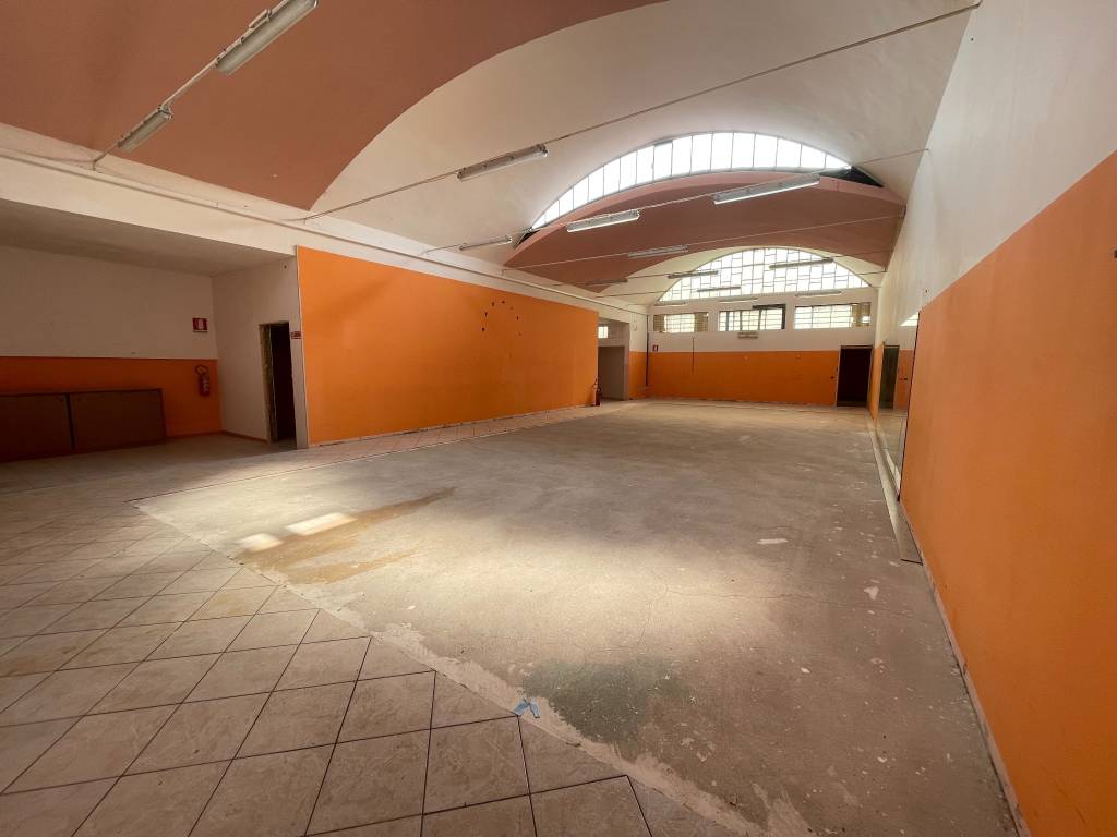 locale commerciale in vendita ad Arconate