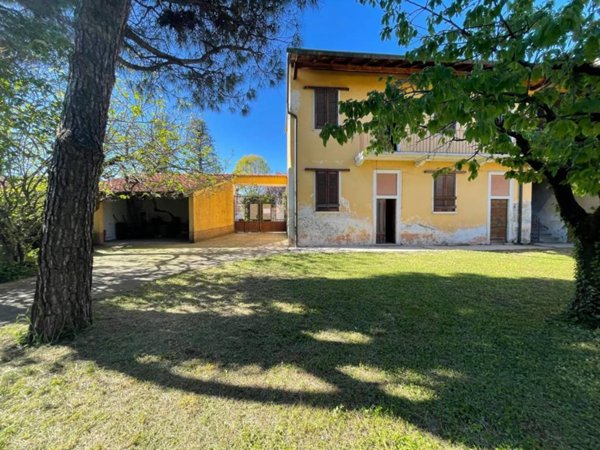 casa indipendente in vendita ad Arconate