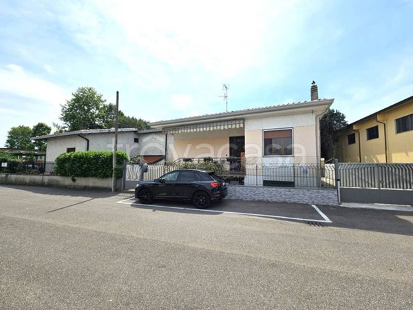 casa indipendente in vendita ad Arconate