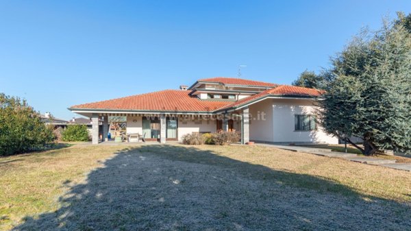 casa indipendente in vendita ad Arconate