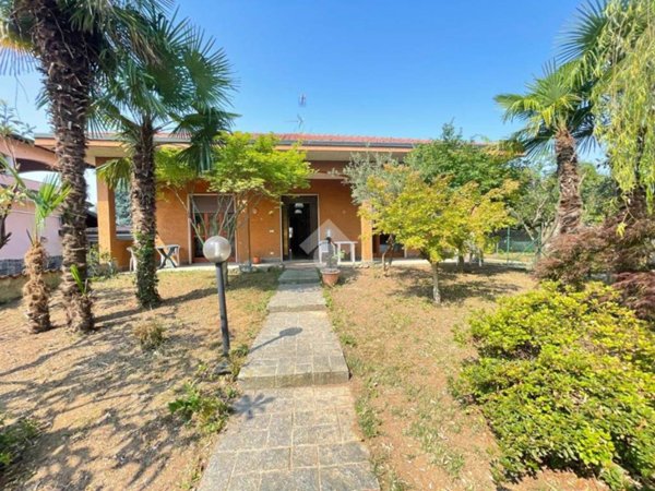 casa indipendente in vendita ad Arconate