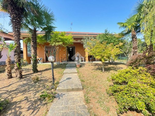 casa indipendente in vendita ad Arconate
