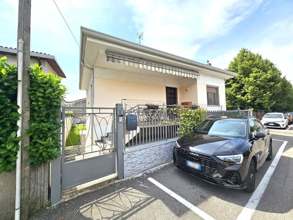 casa indipendente in vendita ad Arconate